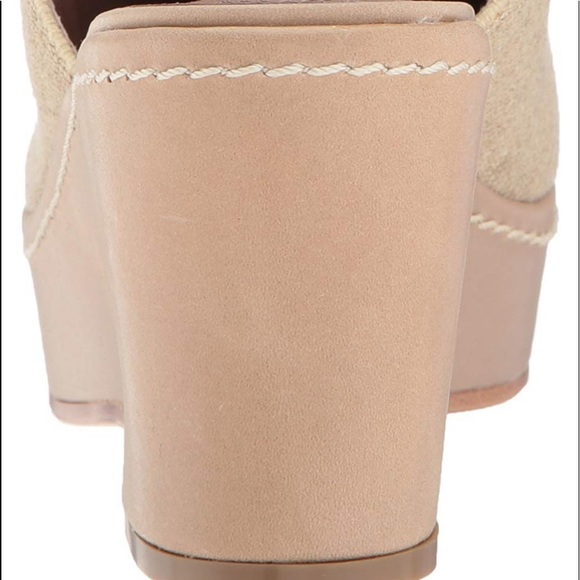 Donald Pliner- Natural Leather Lined Covered Heel - Picture 2 of 8